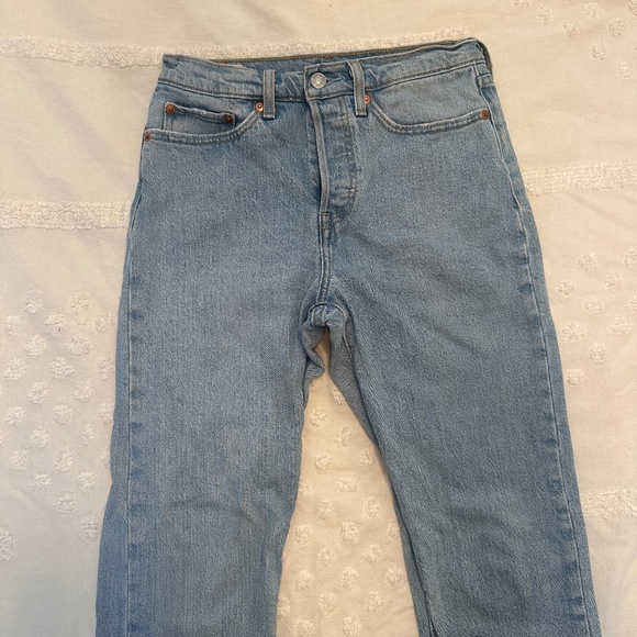 Levi’s Wedgie Jean 👖💫 - Picture 5 of 9